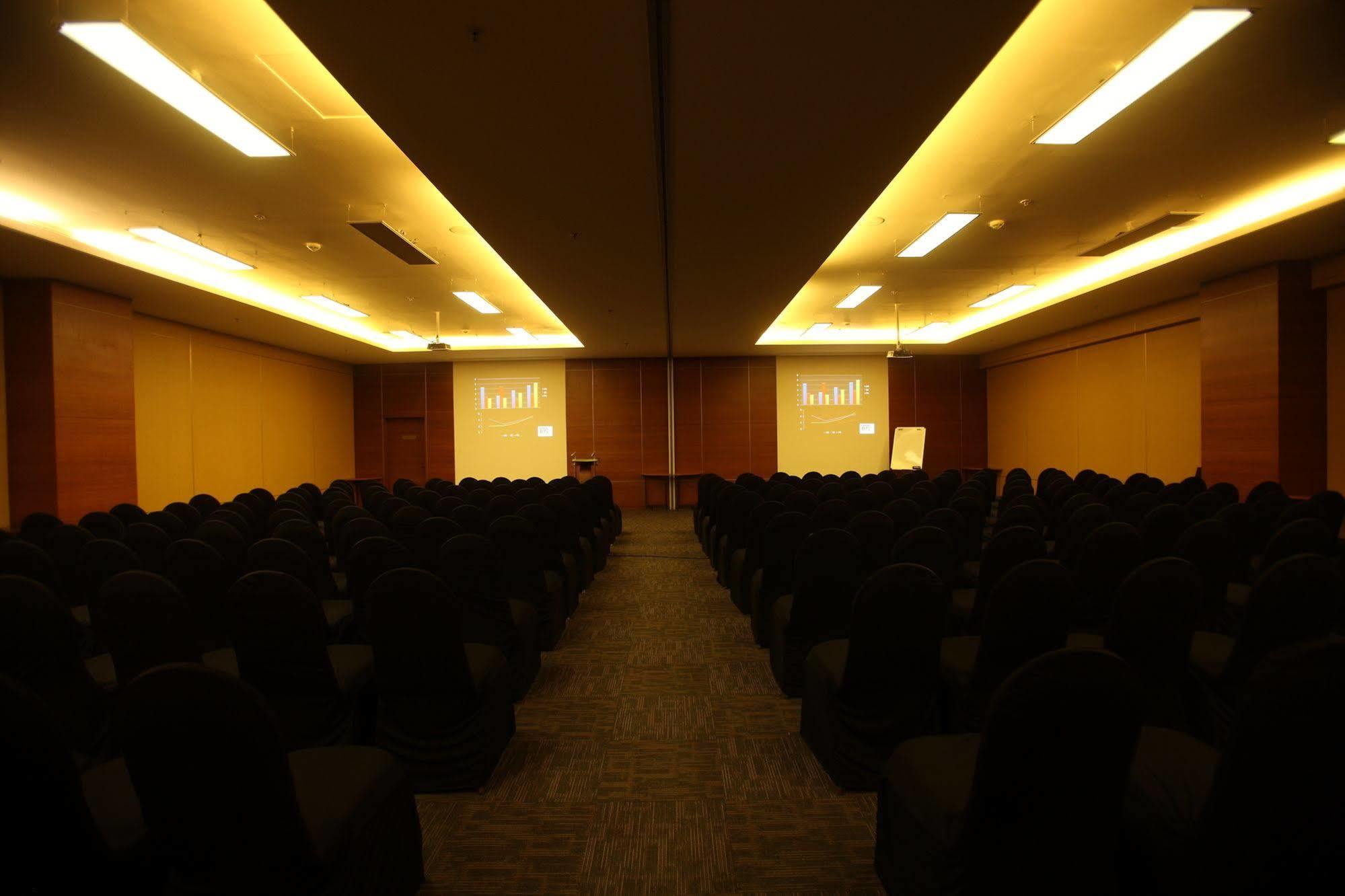 Keys Prima By Lemon Tree Hotels, Pimpri, Pune Eksteriør billede